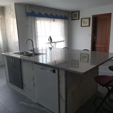 アパート Casa Cadabon ポンテベドラ